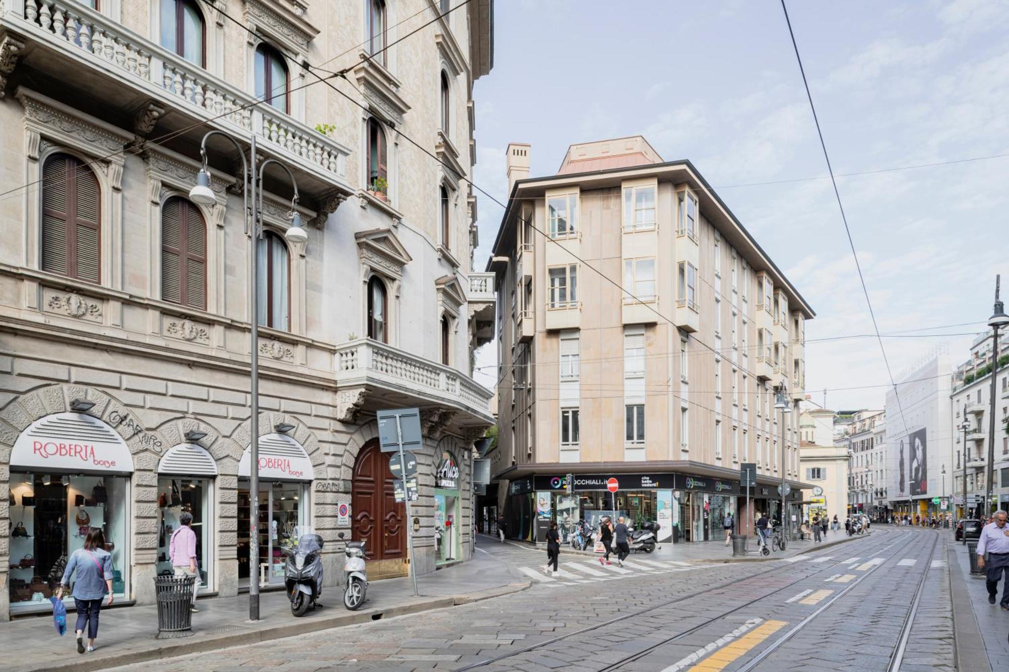 Appartamento Easylife - Accogliente Monolocale In Via Torino, Posizione Perfetta Per Scoprire La Citta Milano Esterno foto